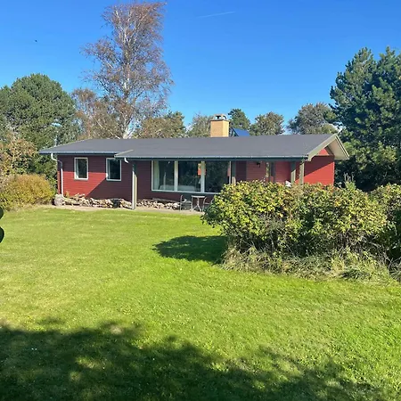Scandinavian Family Escape Store Fuglede